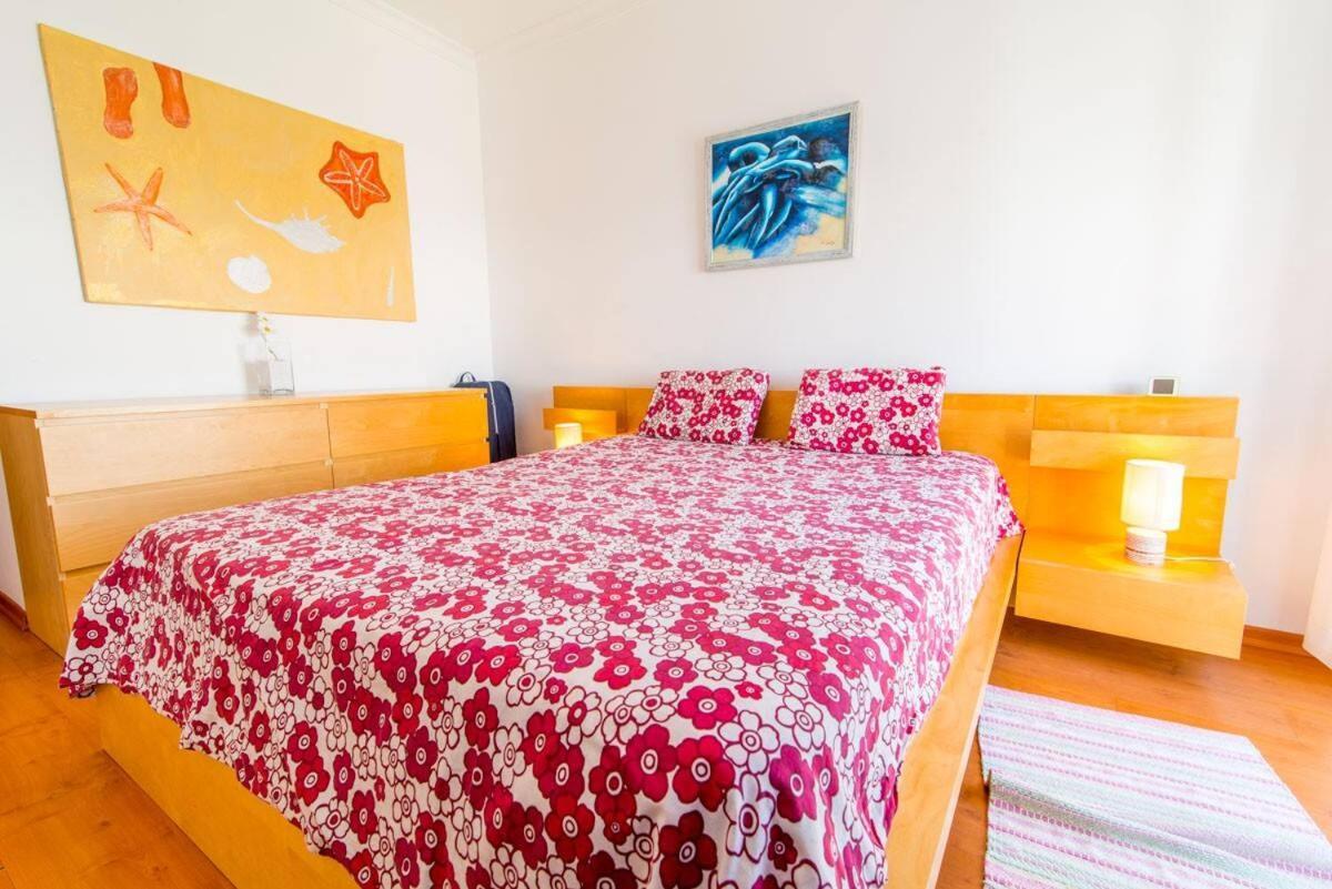 Special Holiday Apartment Тавіра Екстер'єр фото